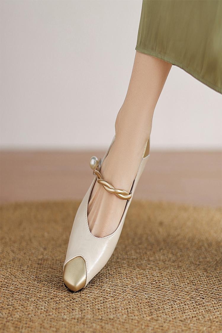 Scarpe con tacco basso, punta quadrata, fibbia con cinturino intrecciato e patchwork metallizzato lucido