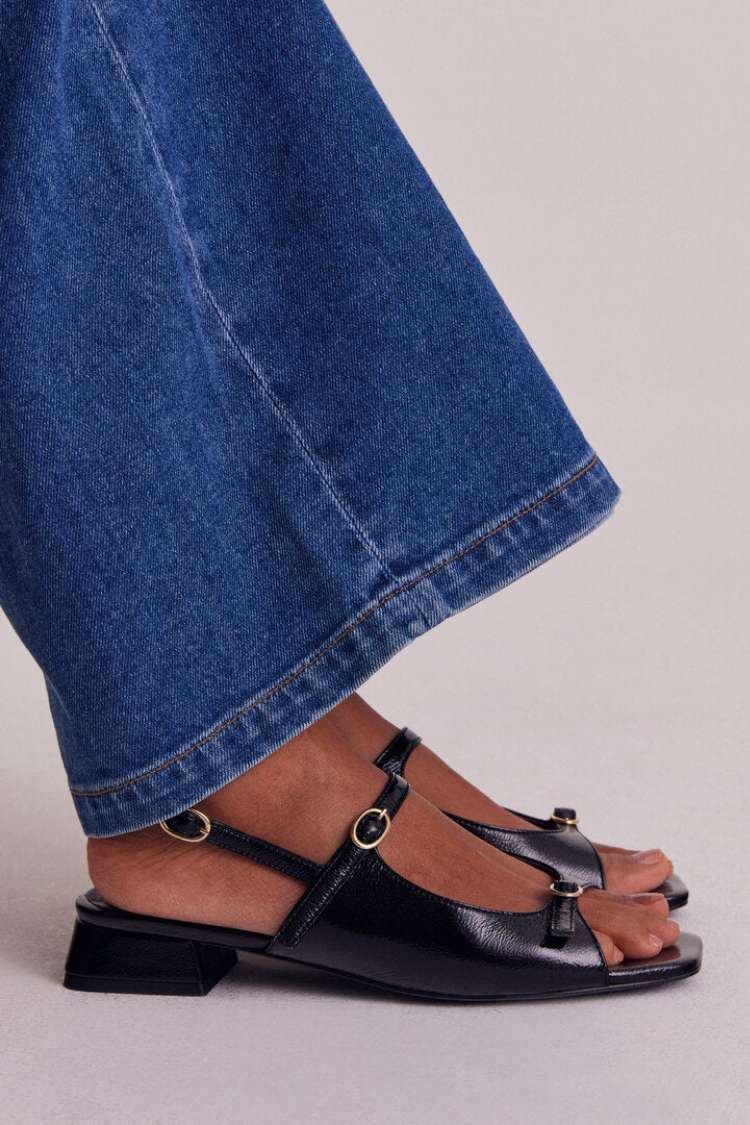 Sandali con tacco a blocco e punta aperta in vernice [Pre-ordine]