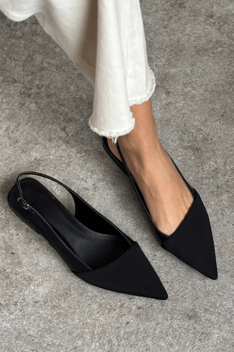 Minimalistyczne spiczaste baleriny na pasku z tyłu [Przedsprzedaż]