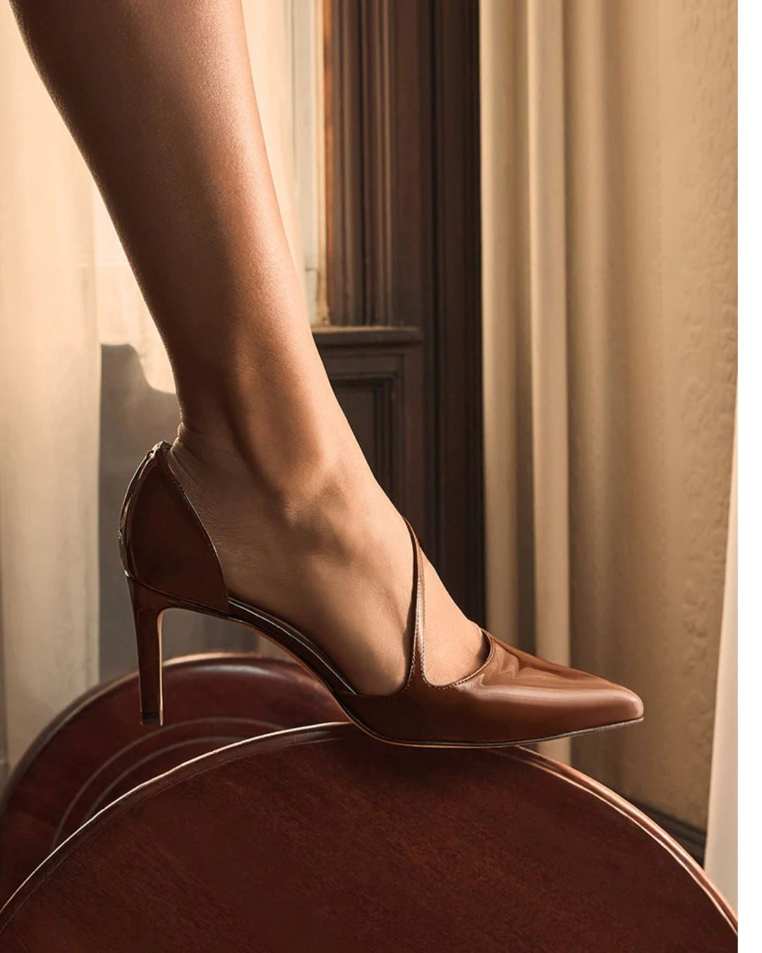 Bordeauxrote elegante asymmetrische Riemchen spitze Stiletto-Absätze [Vorbestellung]