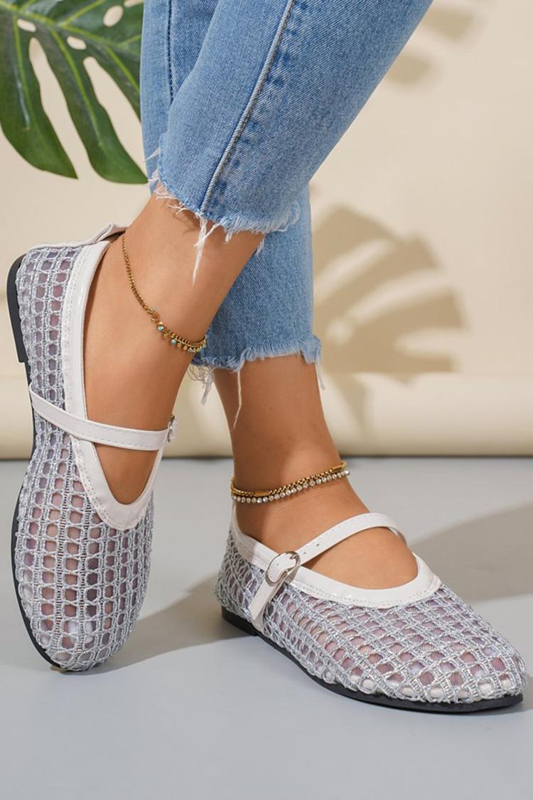 Scarpe basse con punta tonda, cinturino sul collo del piede in rete traforata, tinta unita 