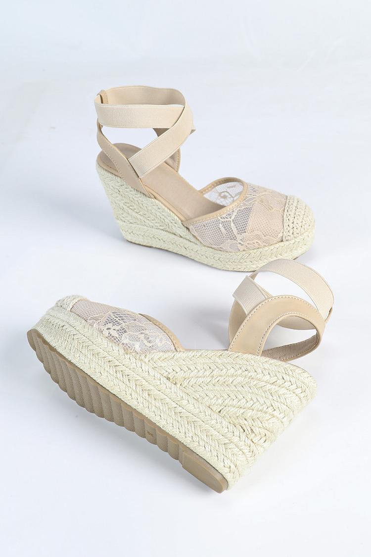 Sandali casual con zeppa, punta rotonda, cinturino incrociato e patchwork in pizzo 