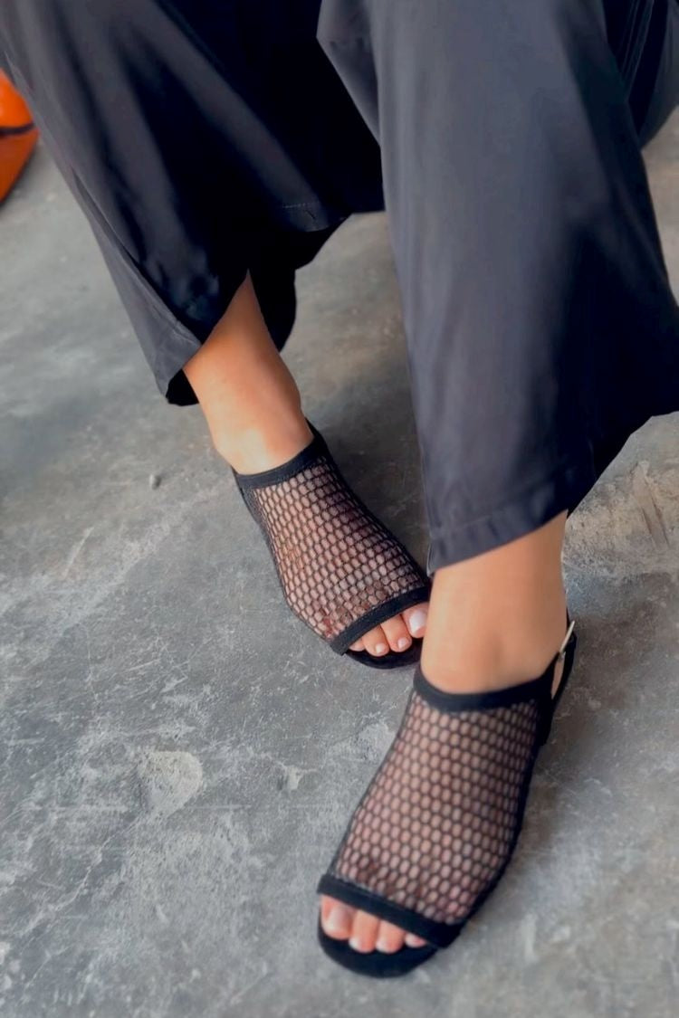 Black Round Toe Mesh Hollow Open Toe Flat Sandals [Pre Order]