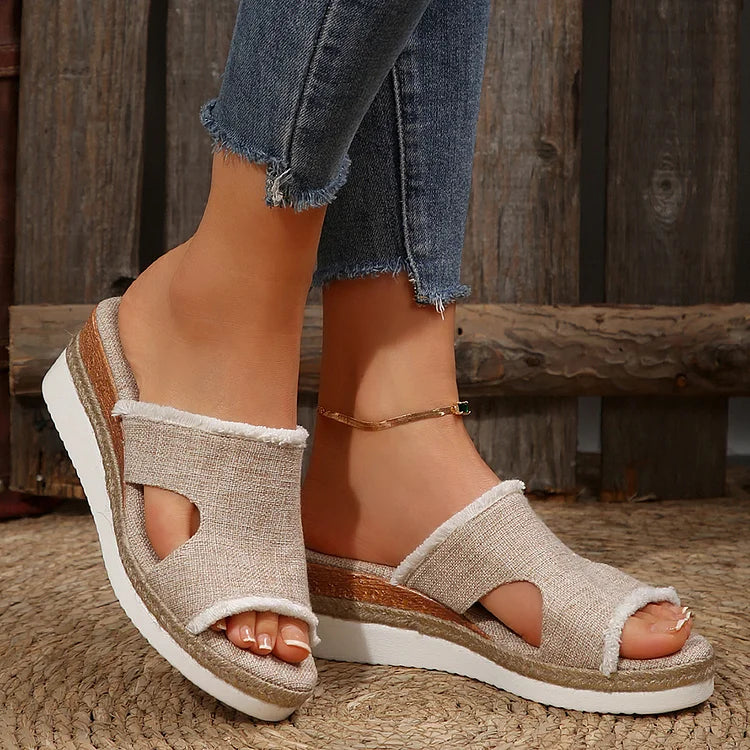 Kapcie na koturnie Canvas Colorblock z surowym wykończeniem, wycięciem i odkrytymi palcami