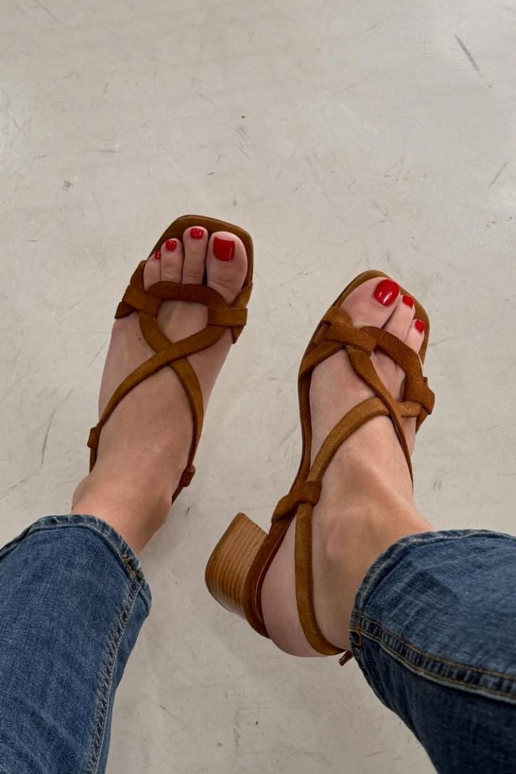 Elegante vielseitige Sandalen mit quadratischer Spitze, Blockabsatz und Kreuz-Riemchen am Knöchel [Vorbestellung]