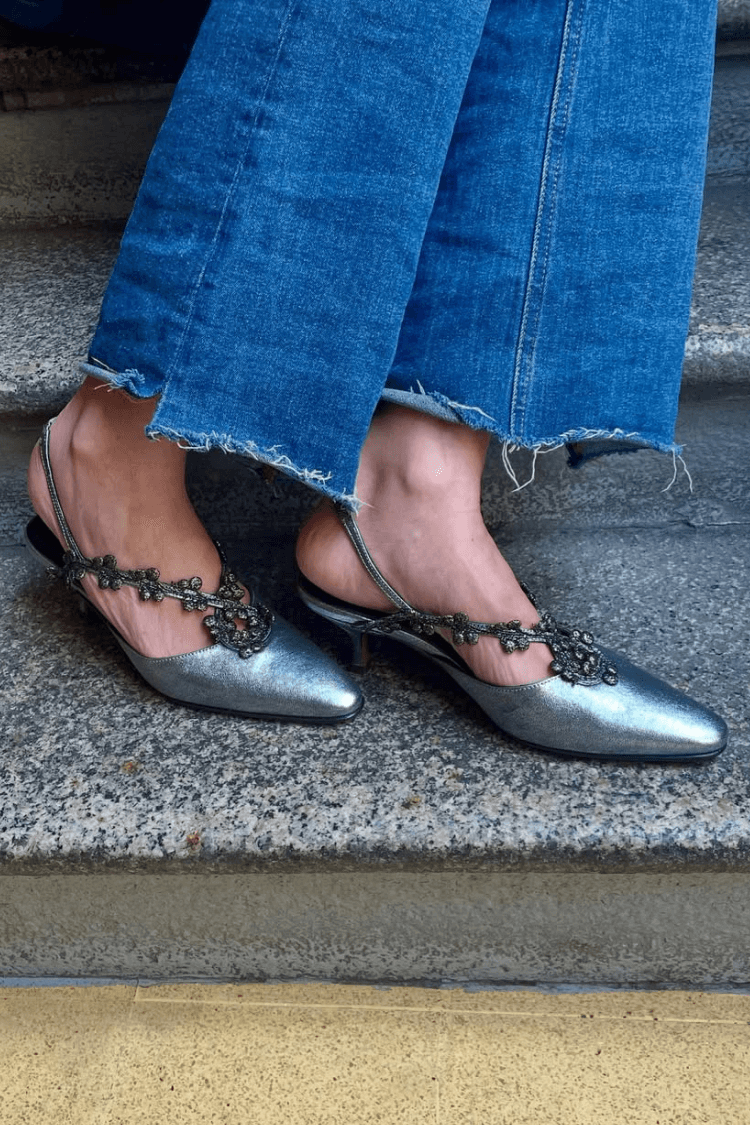 Scarpe con tacco a spillo e cinturino posteriore metallizzato [Pre-ordine]