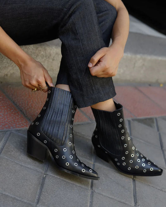 Black Pointed Toe Elastic Side Block Heel Boots [Pre Order]