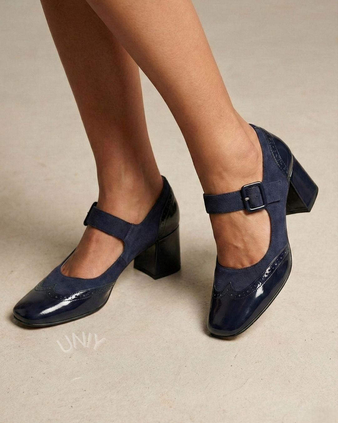 Décolleté con tacco a blocco e punta quadrata color blu navy