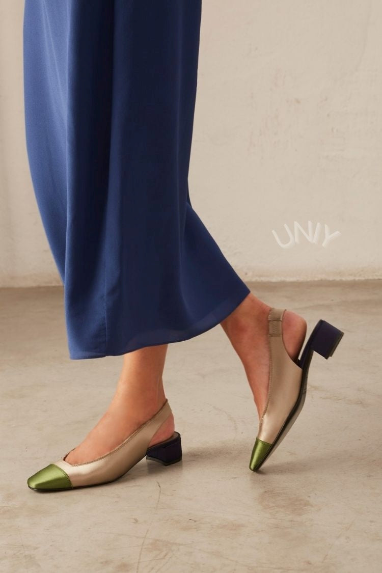 Satin-Slingbacks mit Colorblock, spitzer Zehenpartie und mittelhohem Blockabsatz [Vorbestellung]
