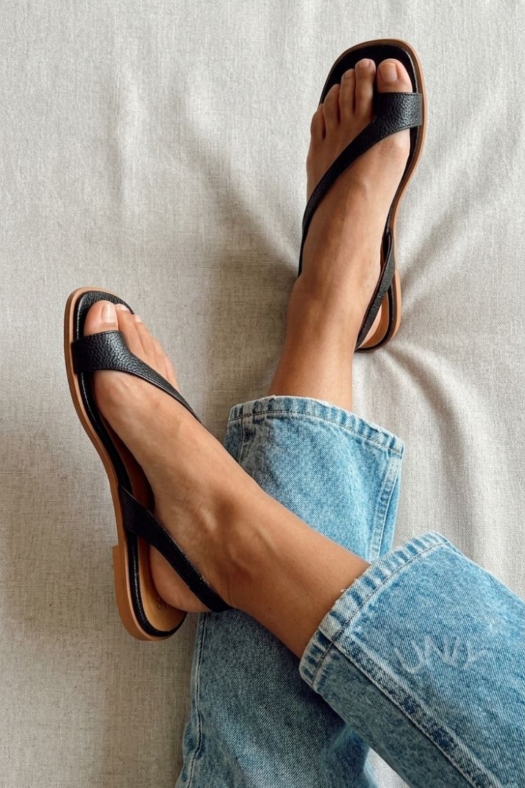 Black Pebble Leather Minimalist Toe-Loop Slingback Sandals [Pre Order]