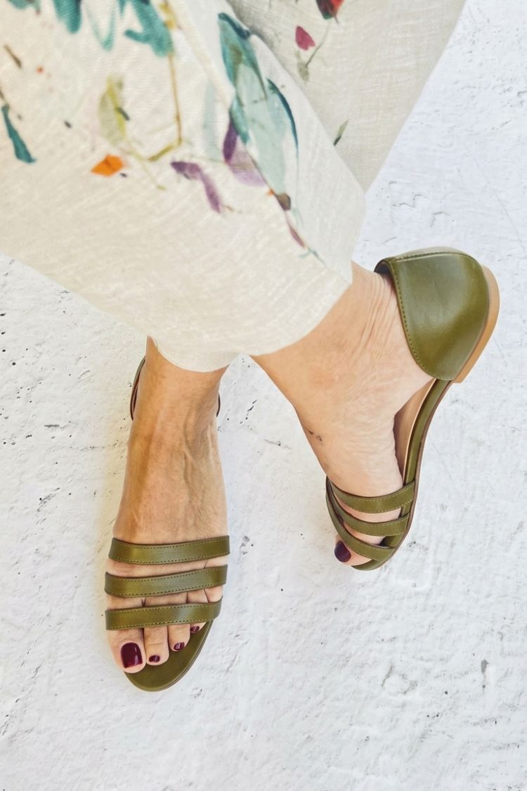 Solid Color Instep Straps Open Toe Brown Sandals