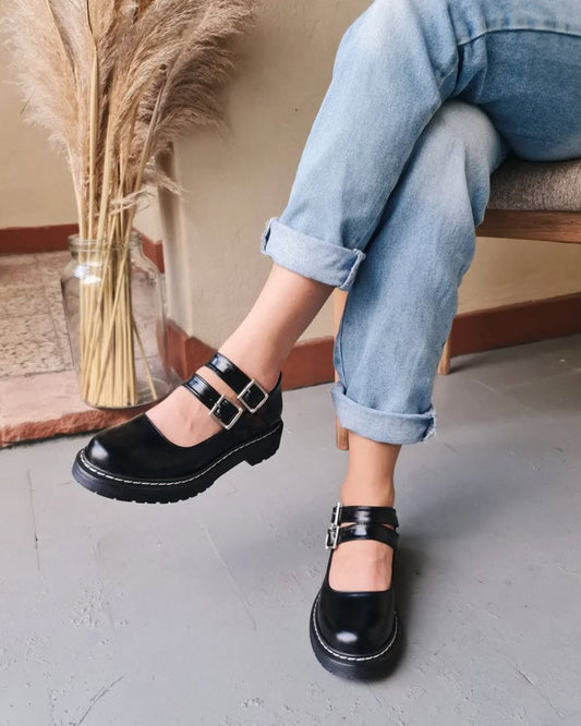 Schwarze runde Loafers mit doppelter Schnalle