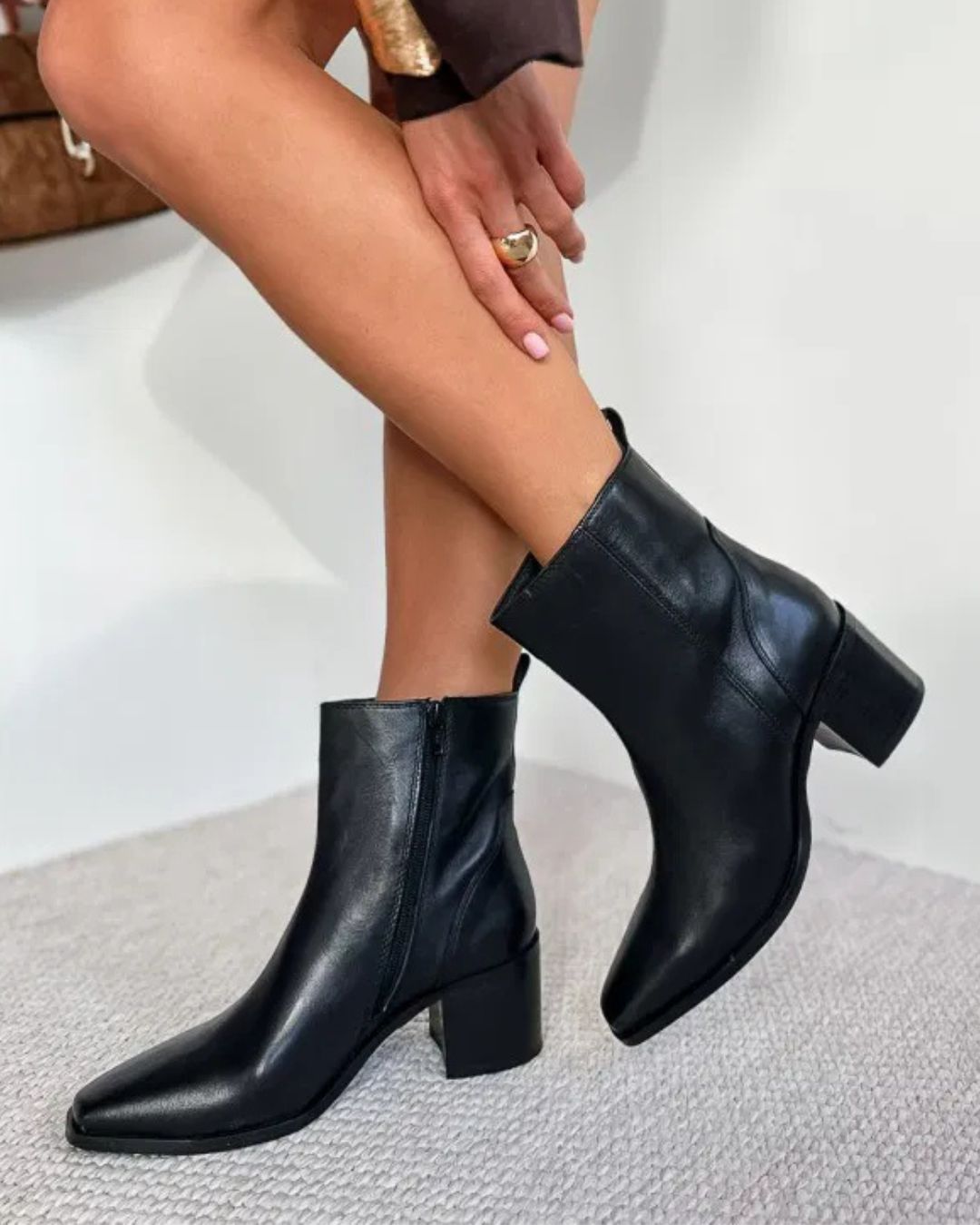 Stivaletti neri con punta a punta, tacco spesso e cerniera laterale [Pre-ordine] 