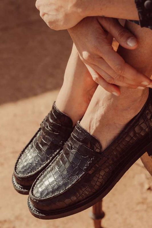 Krokodilgeprägte Loafers aus echtem Leder mit rundem Zehenbereich [Vorbestellung]