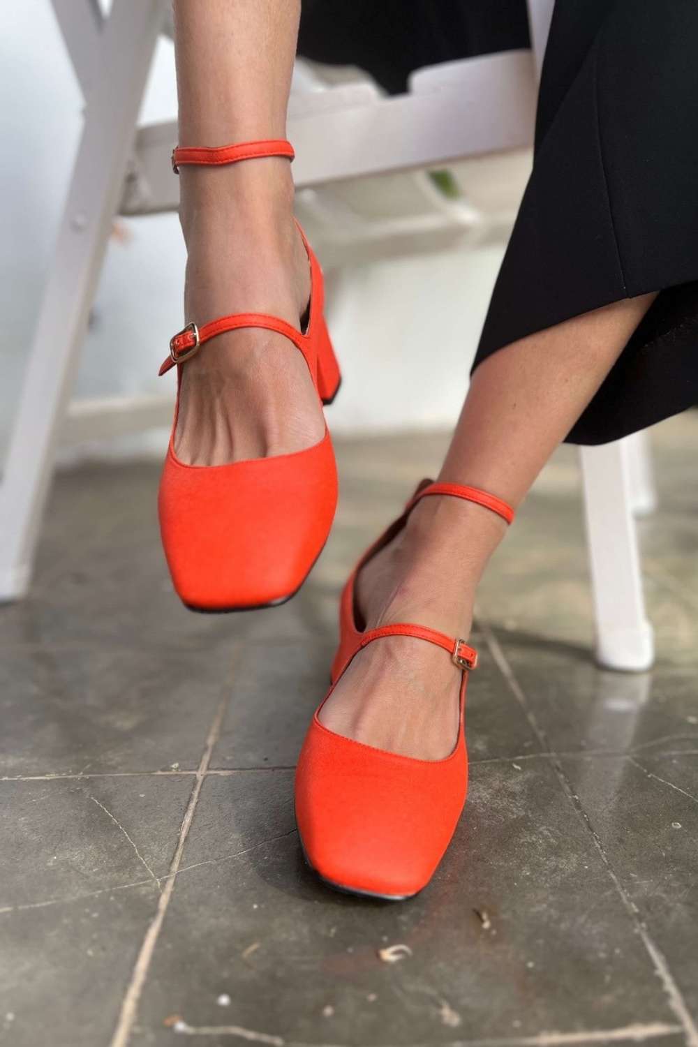 Ballerine con cinturino alla caviglia e punta quadrata arancione brillante [Pre-ordine]