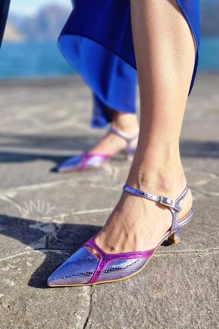 Zapatos de tacón alto con tira al tobillo y punta puntiaguda en morado metalizado [Reserva]