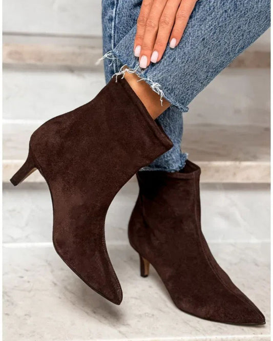 Stivaletti alla caviglia in finta pelle scamosciata marrone scuro con punta a punta [Pre-ordine] 