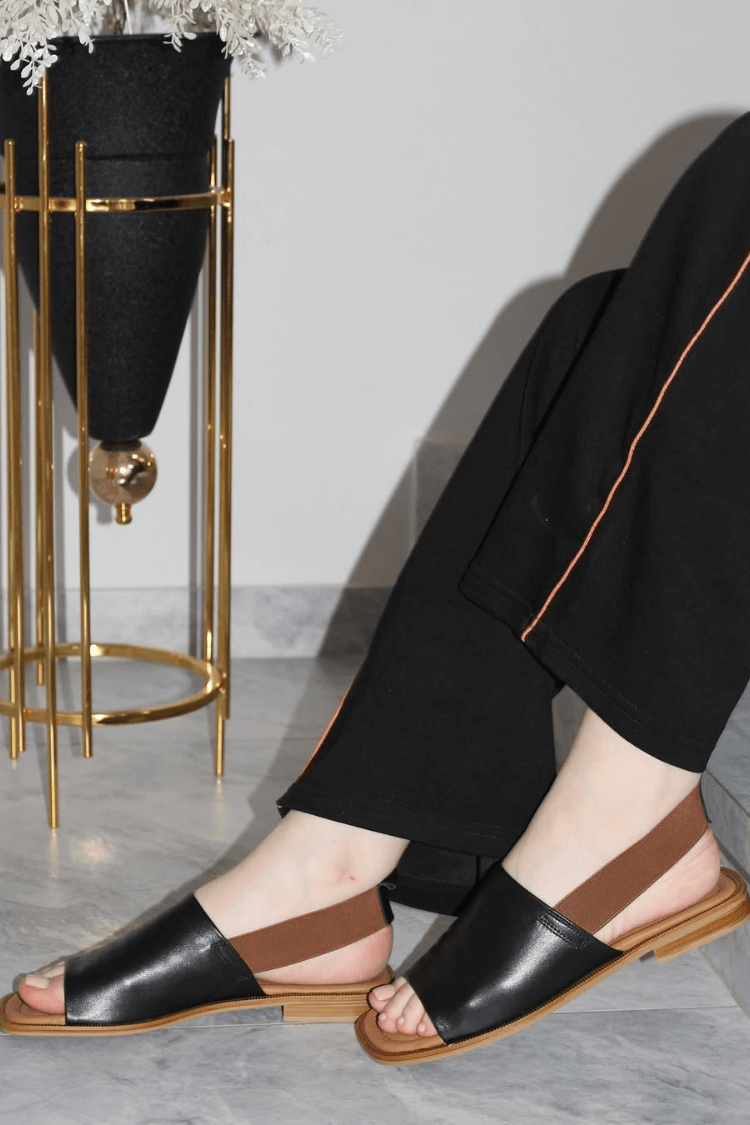 Ballerine aperte in similpelle con cinturino elastico sul retro [Pre-ordine]