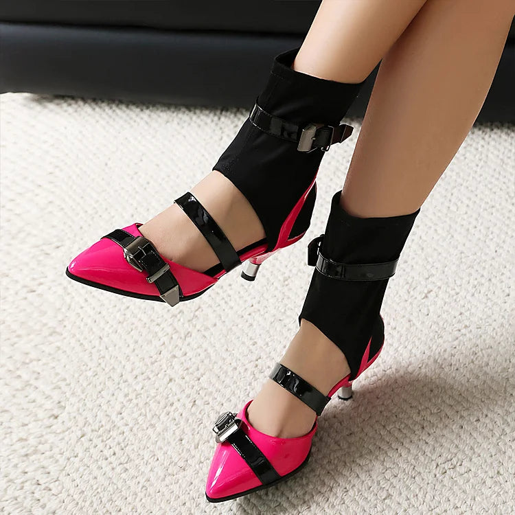 Sandali alti con cinturini multipli colorblock e fibbie, punta affilata 