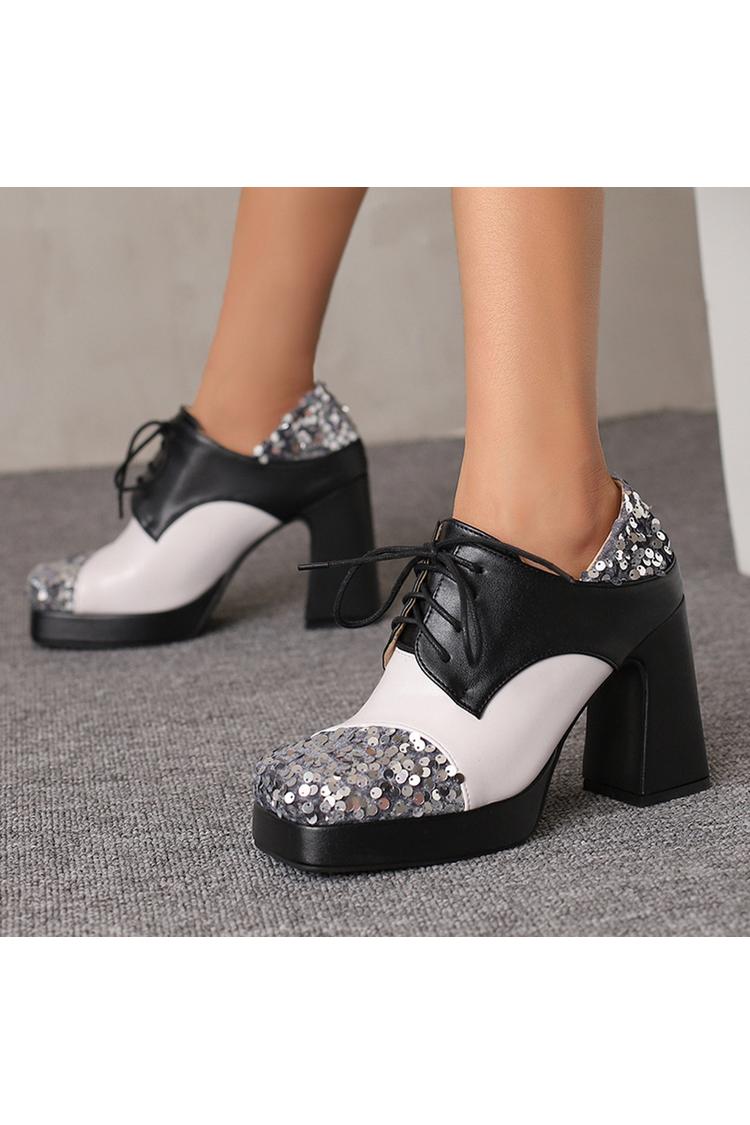 Talons épais à lacets colorblock avec patchwork décoré de sequins et bout carré