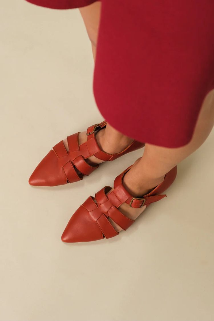 Ballerine rosse vintage in similpelle con cinturino e punta a punta [Preordine]