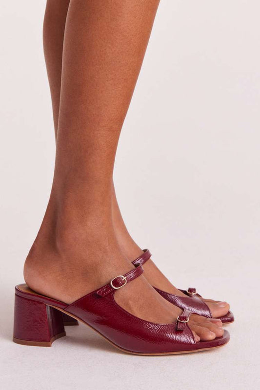 Lackleder Peeptoe Blockabsatz Mules