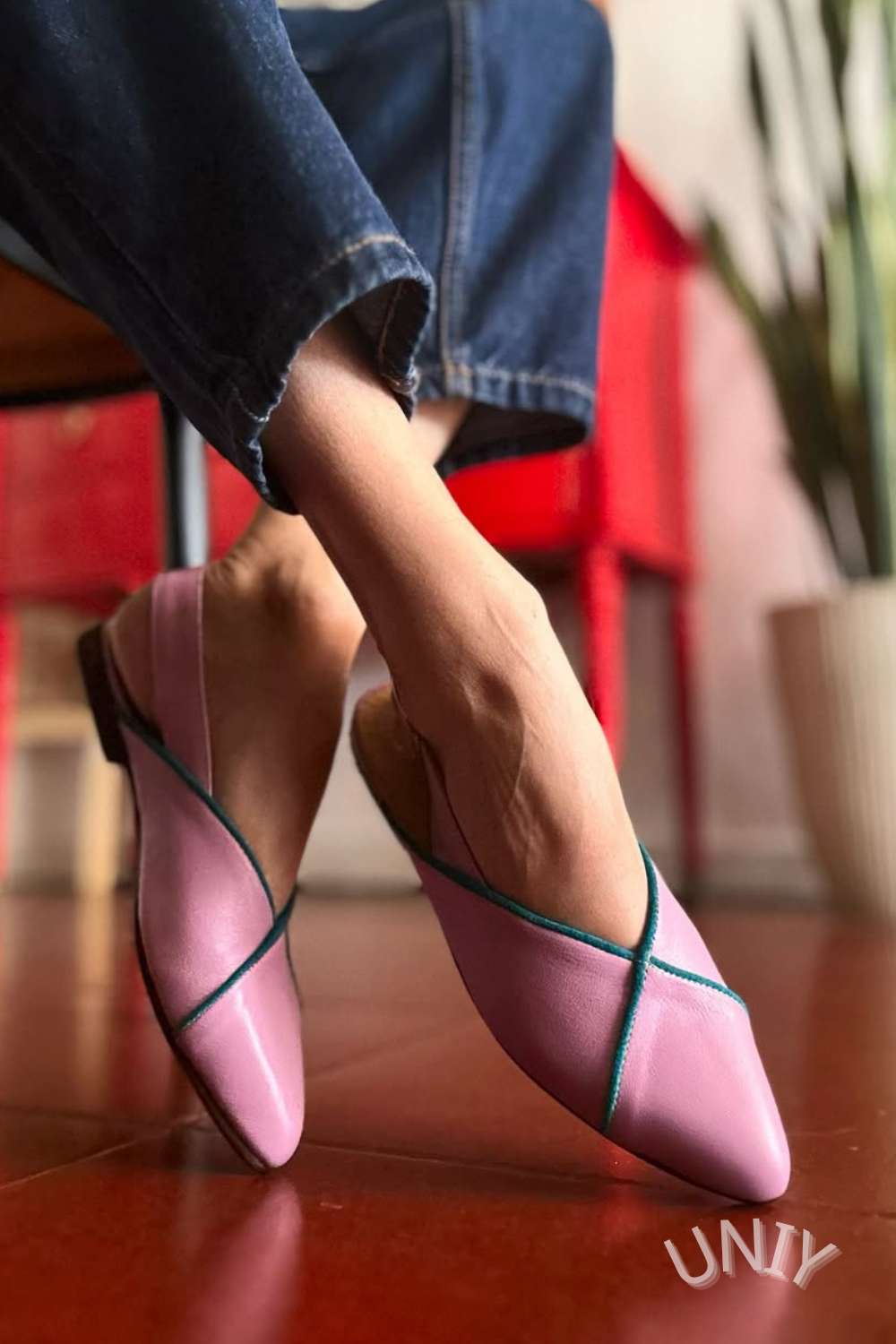 Ballerine con cinturino incrociato in pelle rosa [Pre-ordine] 