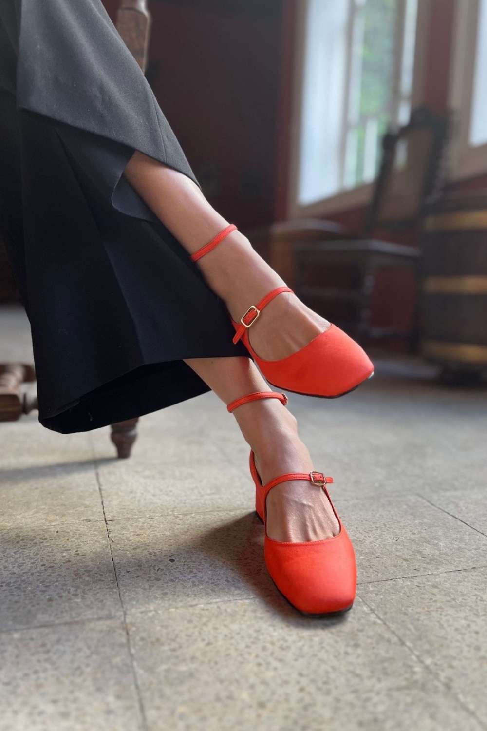 Ballerine con cinturino alla caviglia e punta quadrata arancione brillante [Pre-ordine]