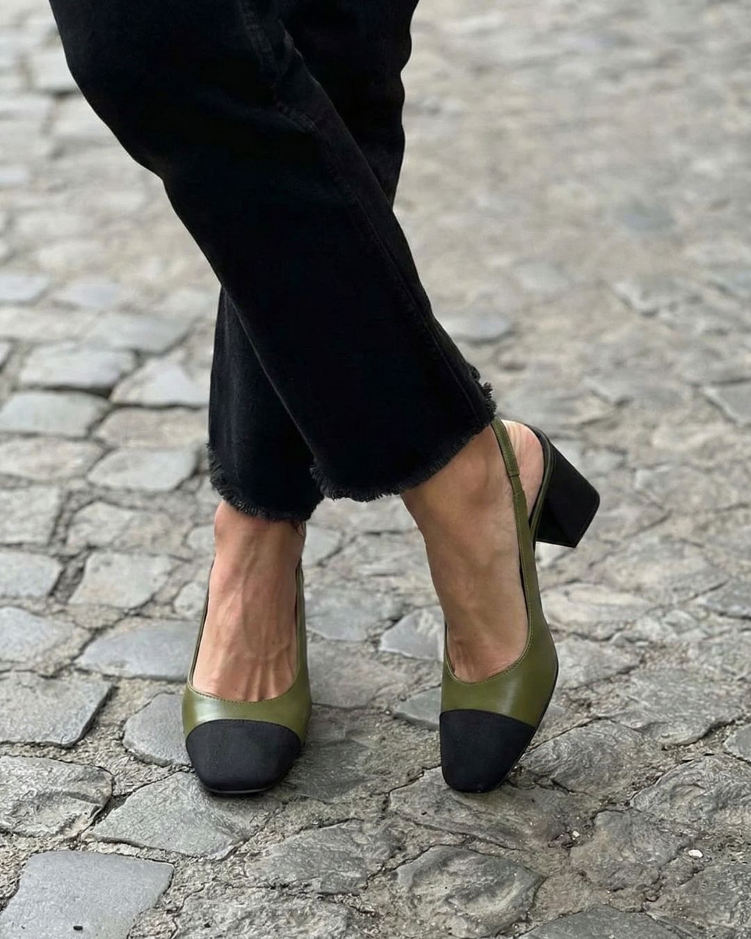 Salto Bloco Vintage Verde Oliva e Preto Bicolor com Tira Traseira [Pré-venda]
