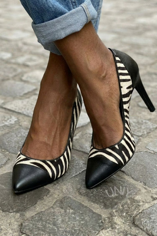 Escarpins vintage à bout cap noir en poil de poney imprimé zèbre à talon aiguille [Précommande]