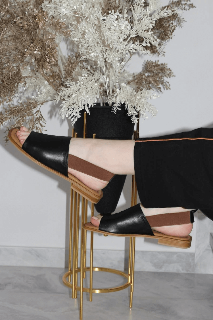 Ballerine aperte in similpelle con cinturino elastico sul retro [Pre-ordine]