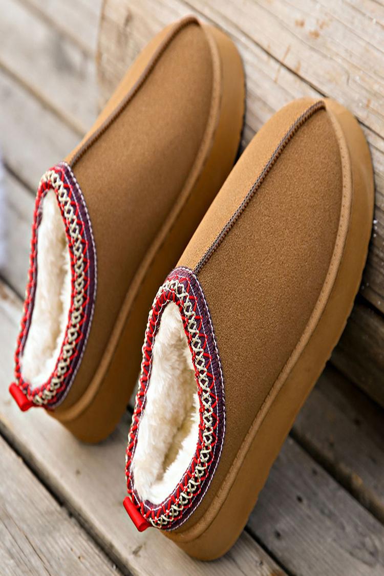 Stivali da neve bassi con plateau e fodera in pelliccia sintetica con motivo a punto scamosciato 