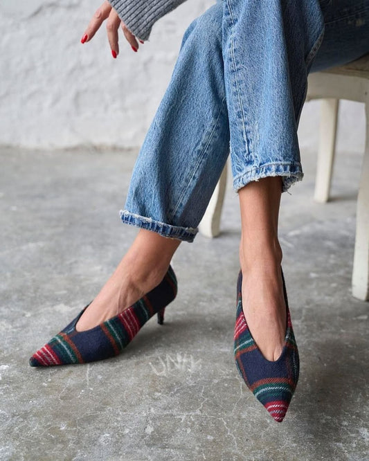 Retro kleurvlakken puntige neus V-hals kittenhak pumps [Voorbestelling]