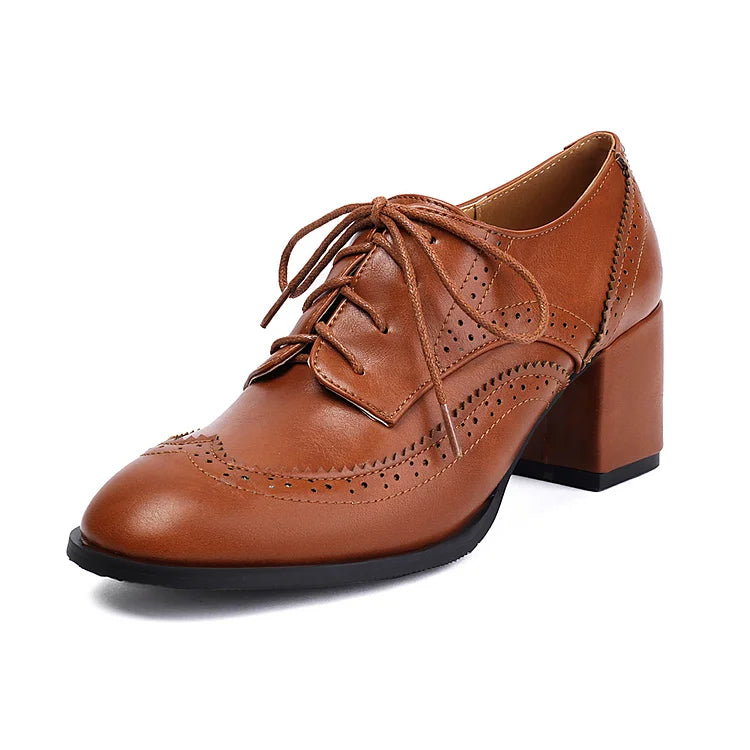 Oxford Brogues com atacadores, biqueira redonda, salto grosso, bloco de cores em patchwork