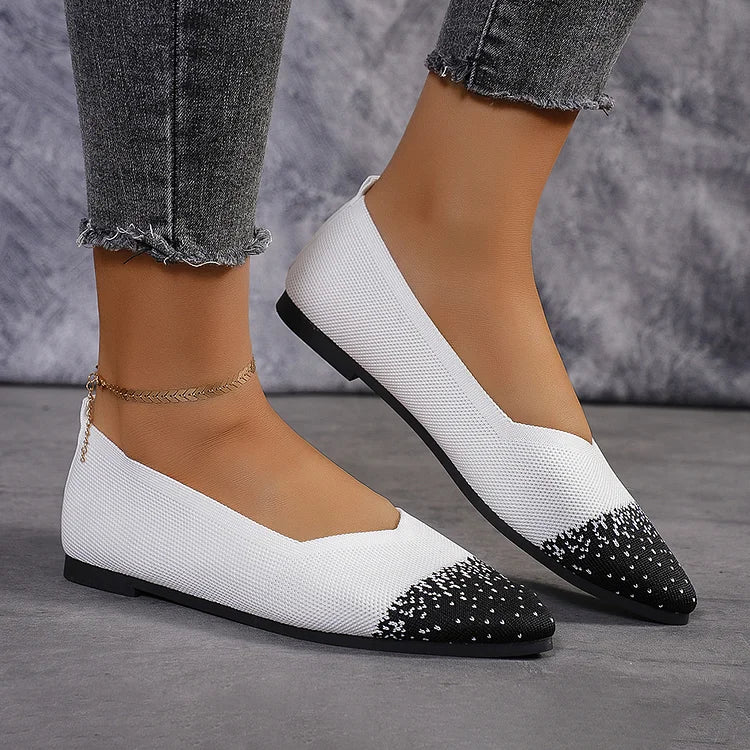 Ballerine traspiranti con punta affilata e lavorazione a maglia colorblock