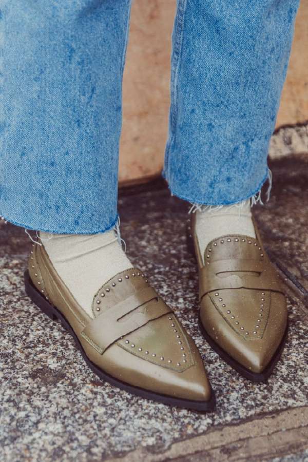 Wildleder Nieten Spitz zulaufende Loafers [Vorbestellung]