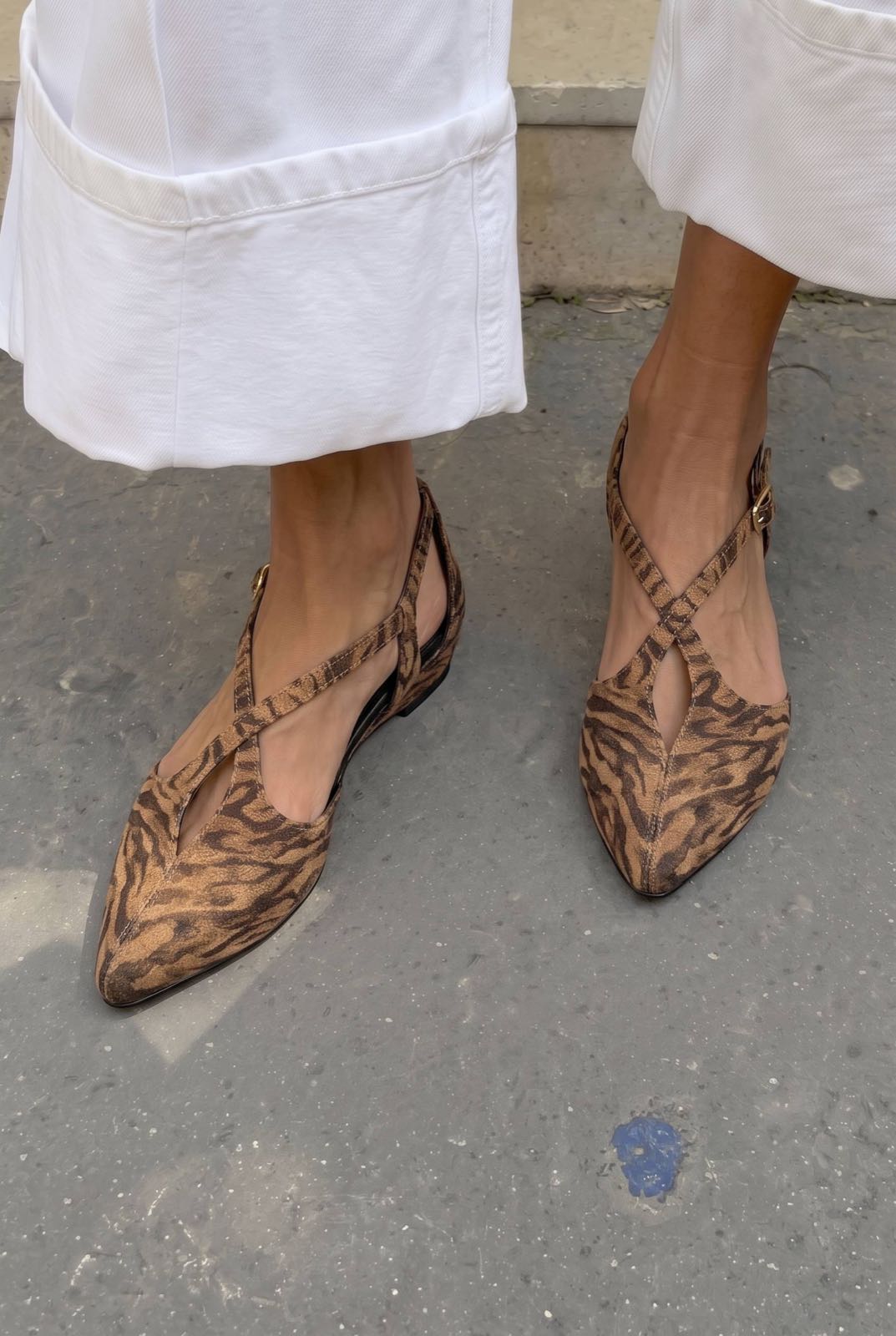 Cutout Crisscross Pointed Toe Flat Slingback Shoes [Pre Order]