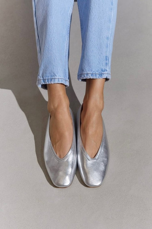 Silver Metallic Square Toe V-Cut Silver Ballet Flats [Pre Order]