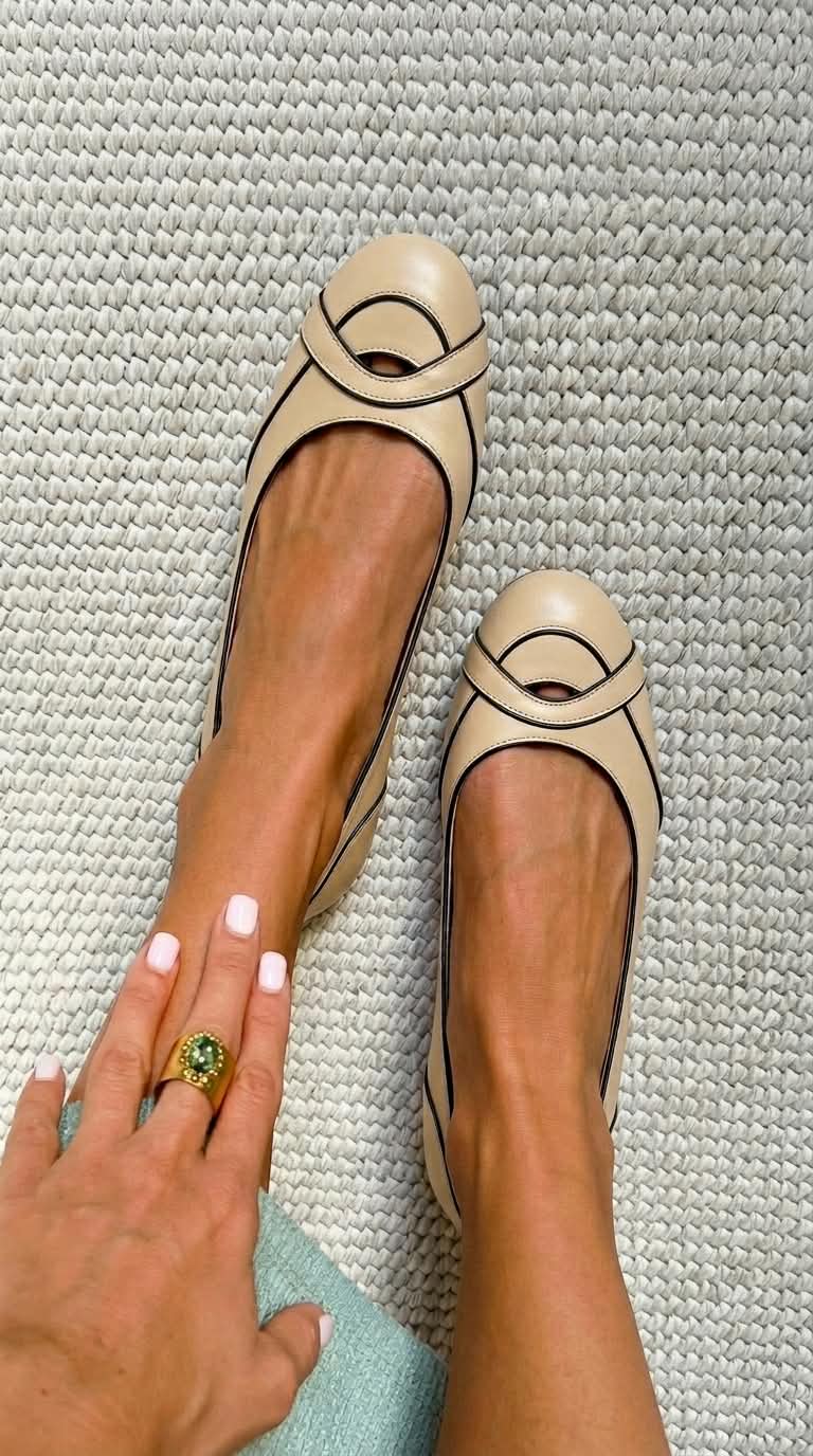 Black Trimmed Keyhole Detail Beige Round Toe Flats [Pre Order]