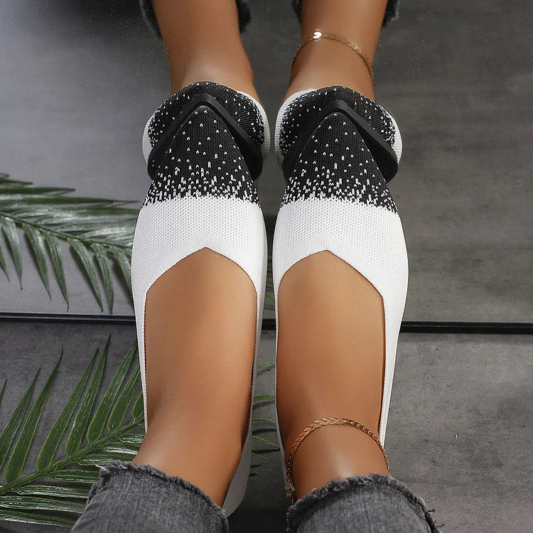 Ballerine traspiranti con punta affilata e lavorazione a maglia colorblock