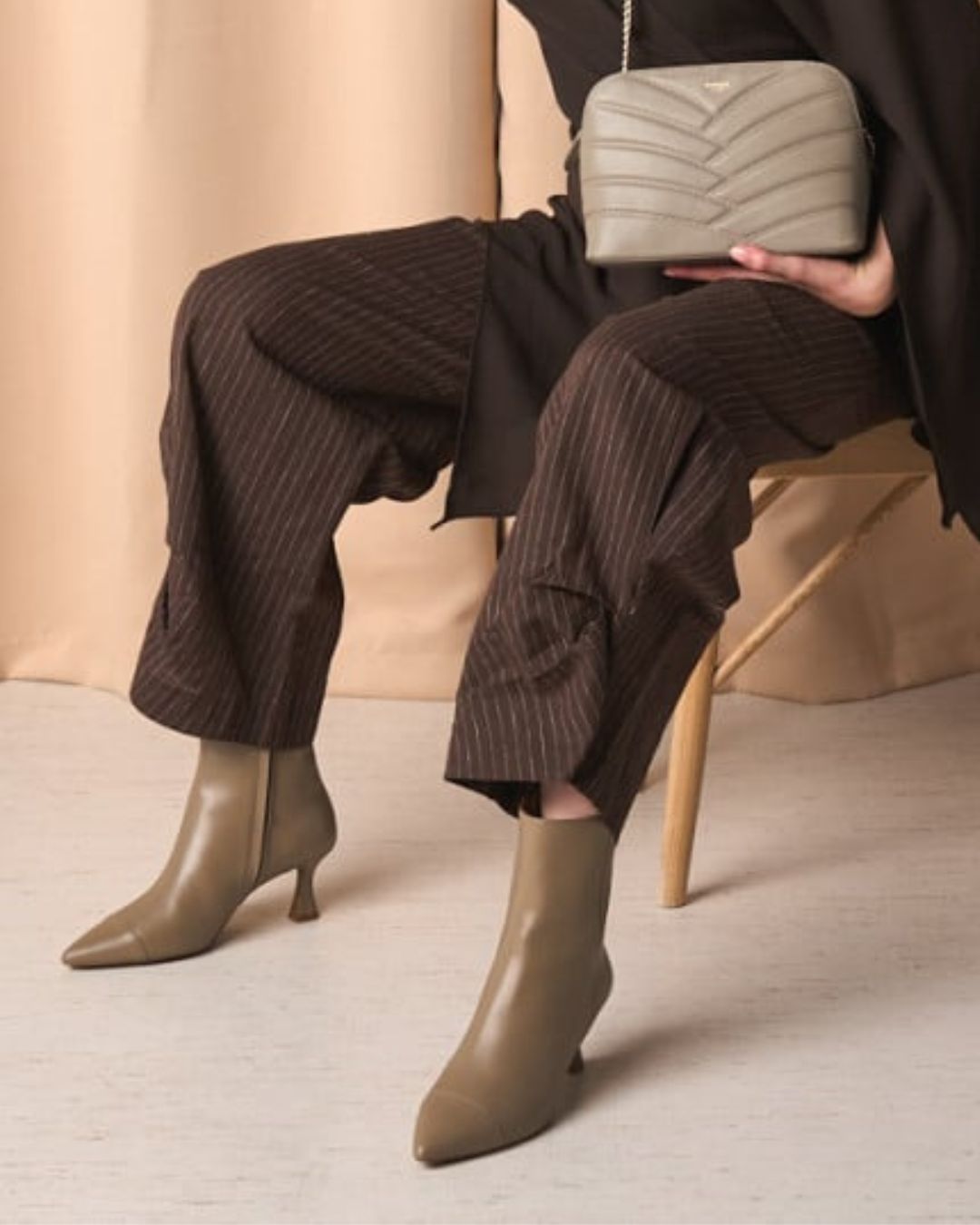 Elegante grüne spitze Stiefeletten mit mittelhohem Absatz [Vorbestellung]