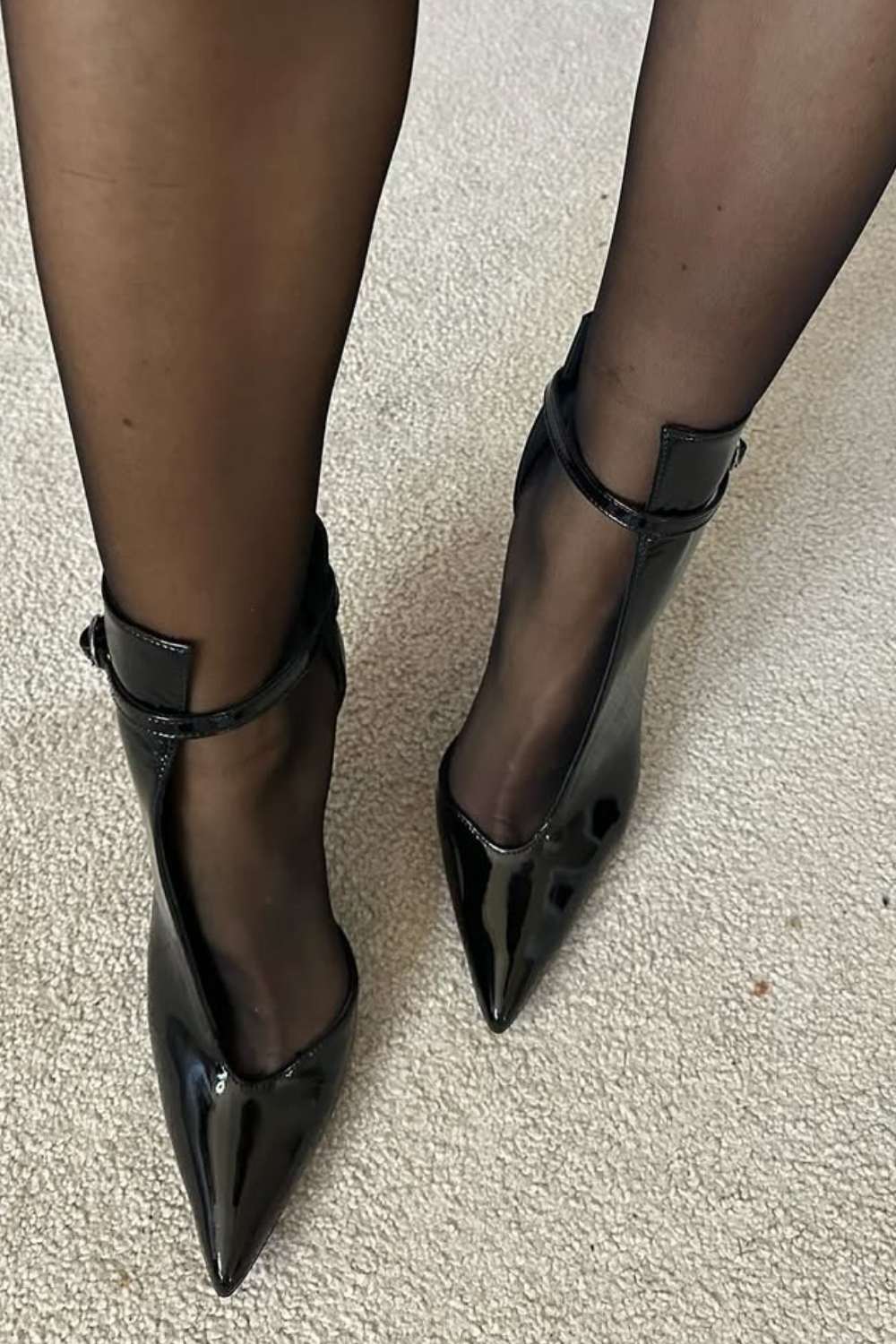 Glänzende schwarze spitze Stiletto-Stiefeletten [Vorbestellung]