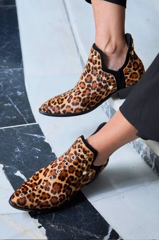 Botas Pontiagudas com Estampa de Leopardo e Tachas [Pré-Encomenda]