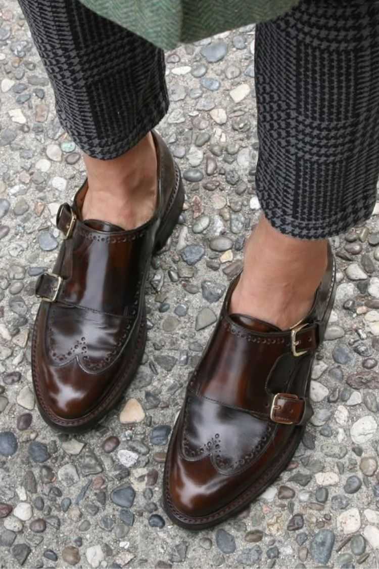 Błyszczące skórzane baleriny typu wingtip z podwójną klamrą [Przedsprzedaż]