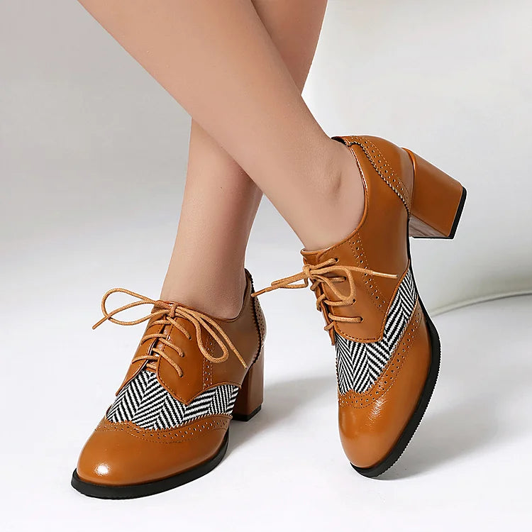 Scarpe Oxford brogue casual con punta tonda, lacci e tacco spesso 