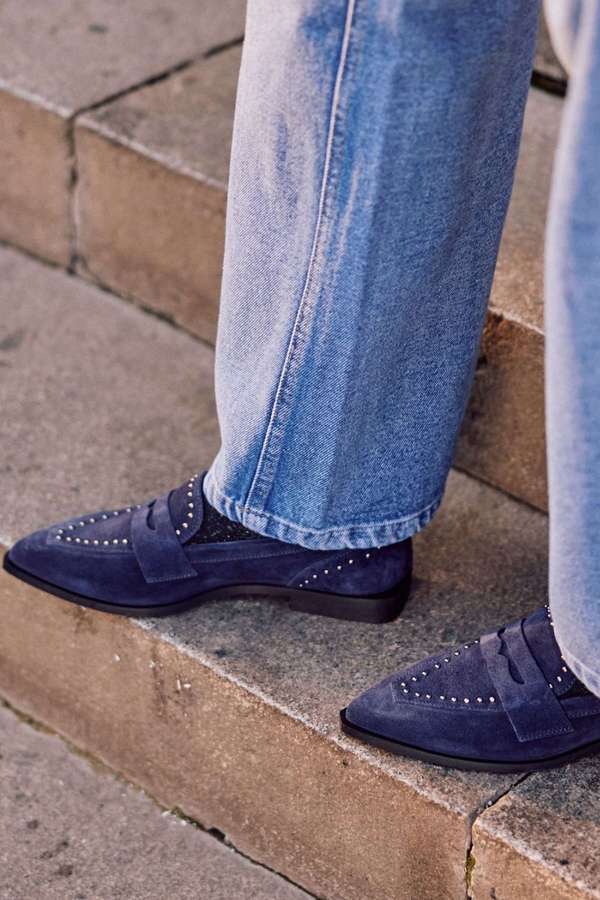 Wildleder Nieten Spitz zulaufende Loafers [Vorbestellung]