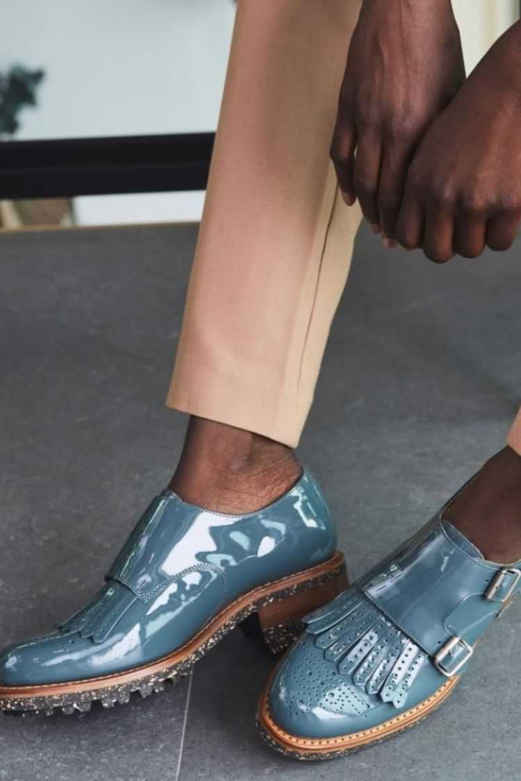 Ballerine brogue con doppia fibbia e frange in vernice [Pre-ordine] 