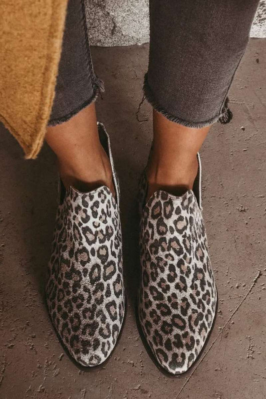 Botas Pontiagudas com Estampa de Leopardo em Falso Couro [Pré-Encomenda]