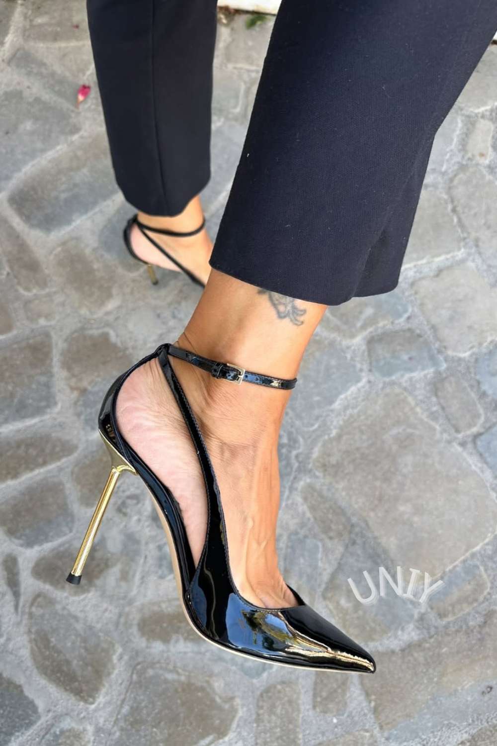 Scarpe con tacco a spillo e cinturino alla caviglia in vernice nera [Pre-ordine] 