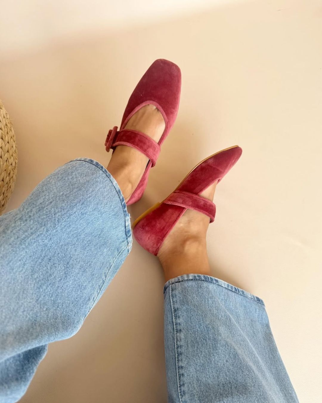 Bordeauxroter Samt Mary Jane Ballerinas mit breiter Schnalle und quadratischer Spitze [Vorbestellung]